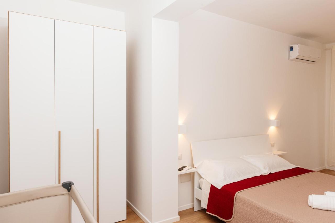 Hotel La Casa Di Ambra Porto Torres Esterno foto